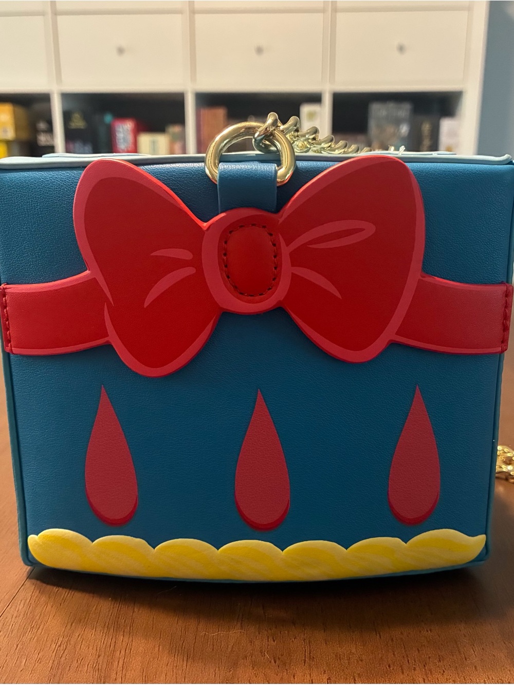 NWT Loungefly Disney Snow White Cosplay Cake Cross Body Bag - Picture 3 of 7
